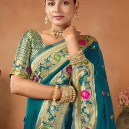 DIVASTRI Woven Design Silk Blend Saree image 5