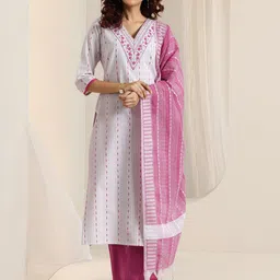 Libas Women Ethnic Motifs Printed Kurta with Trousers & Dupatta image 4