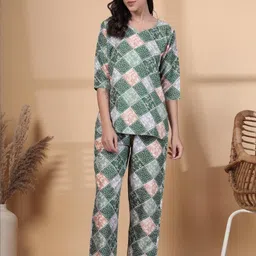 KLOTTHE Women Green Geometric Printed Pure Cotton Night Suit-image-9