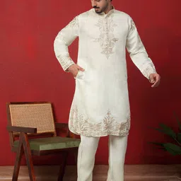 KRAFT INDIA LUXE Men Embroidered Sequinned Kurta image 5