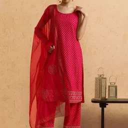 STYLEBAAZI Floral Printed Round Neck Straight Kurta With Trouser And Dupatta-picture-15