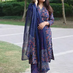 MEERA FAB Floral Printed V-Neck Pure Cotton Kurta With Palazzos & Dupatta image 5