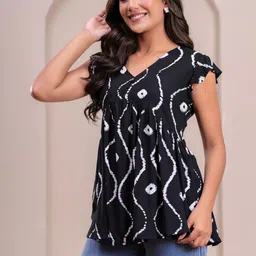 SARAI CREATIONS Print Flutter Sleeve Top-image-75