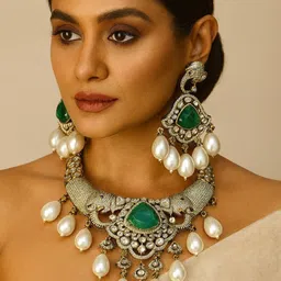 VANSHIKA JEWELS Gold-Plated Kundan Studded And Artificial Beaded Necklace And Earrings-image-4