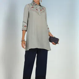 Lakshita Women Grey & Green Embroidered Viscose Rayon Shirt Collar Tunic image 4
