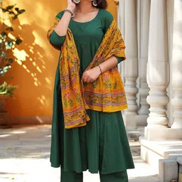 Aaghnya Women Floral Regular Kurta with Palazzos & With Dupatta image 2