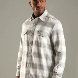 Tommy Hilfiger Men Checked Spread Collar Pure Cotton Casual Shirt image 2