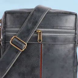 Fashion twist Unisex Textured Messenger Bag image 5