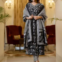 Lookmark Floral Printed Regular Anarkali Kurta With Trousers & Dupatta-image-47