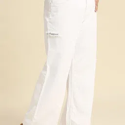 Freeform by High Star Women Relaxed Fit Slash Knee Jeans image 2