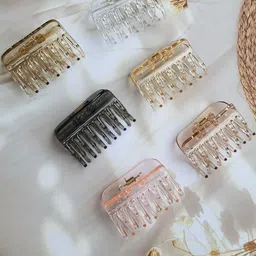 DIVASTRI Women Set of 2 Transparent Glossy Finish Hair Claw Clips Neutral Tones image 4