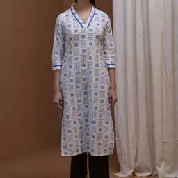 anayna Women Floral Printed Flared Sleeves Thread Work Kurta-picture-16