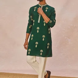 Masaba Ethnic Motifs Embroidered Thread Work Mandarin Collar Straight Kurta With Trousers image 1