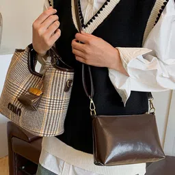 KPOP Women Solid Structured Handheld Bag with Pouch-picture-32