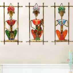 HANDICRAFTS PARADISE 3 Pieces Red & Green Metal Musician Wall Decor image 1