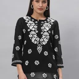 PARAMOUNT CHIKAN Ethnic Motifs Embroidered Chikankari Kurti With Slip-picture-37