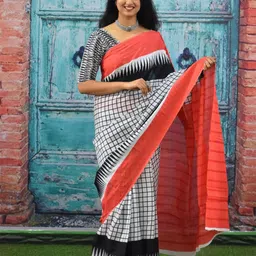 TROPWEAR Geometric Mulmul Cotton Block Print Saree-picture-30