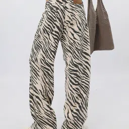 StyleCast Men Relaxed Fit Low-Rise Printed Jeans image 4