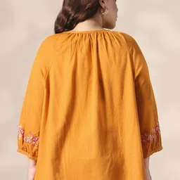 Globus Mustard Keyhole Detail Round Neck Floral Embroidered Raglan Sleeves Plus Size Top image 2