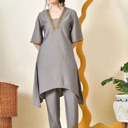 Sangria Yoke Design A-Line Thread Work V Neck Kurta With Trousers Set-picture-23