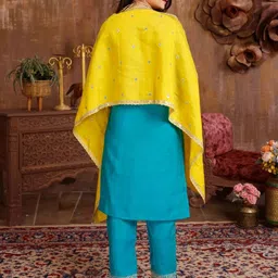 T4You Girls Ethnic Motifs Embroidered Regular Sequinned Kurta with Trousers & With Dupatta image 2