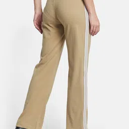METTLE Women Regular Fit Mid Rise Fleece Track Pants-image-29