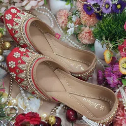 Fulkari Women Embellished Ethnic Mojaris Flats image 3
