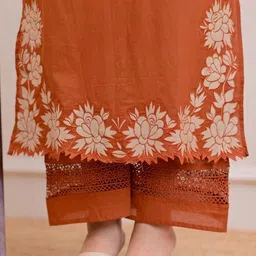 Moda Rapido Women Floral Embroidered Regular Thread Work Kurta with Trousers & With Dupatta image 5