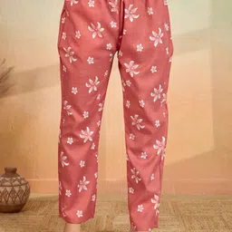 Women Basket Floral Printed V Neck Straight Kurta With Trousers image 4