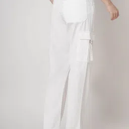 Kraus Jeans Women Loose Fit High-Rise Cargos Trousers image 3