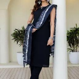 EthniFlair Women Ethnic Motifs Regular Thread Work Pure Cotton Kurta with Trousers & With Dupatta image 3