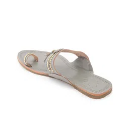 House of Pataudi Lunara Women Textured Leather Kolhapuri Flats image 5