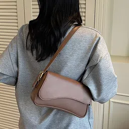 StyleCast x Revolte Structured Sling Bag-picture-37