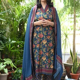 DIVASTRI Women Floral Printed Regular Kurta with Trousers & With Dupatta-picture-23