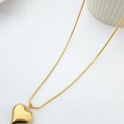 Designs & You Gold-Plated Stainless Steel Heart Shaped Pendant With Chain image 2