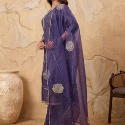 House of Pataudi Ethnic Motifs Embroidered Thread Work Straight Kurta & Trousers & Dupatta image 2