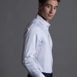 ARISTOBRAT Men Spread Collar Solid Cotton Tailored Fit Casual Shirt image 3