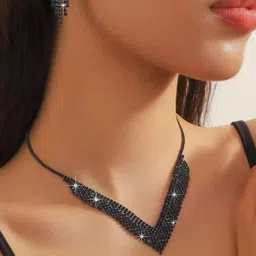 DKane Designs Gold-Plated Artificial Stones Studded Necklace Set image 4