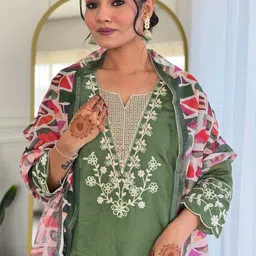 KALINI Floral Embroidered Thread Work Notch Neck Kurta With Trousers & Dupatta image 4