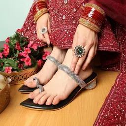 Kneetoes Women Twinkle Studs Black Cylindrical Heel Sandals-picture-23