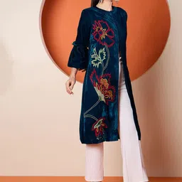 Antheaa Women Floral Tailored Velvet Jacket with Embroidered image 3