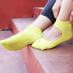 FOOTPRINTS 2Pcs Anti-Bacterial & Anti-Skid Shoe Liners Length Socks image 3