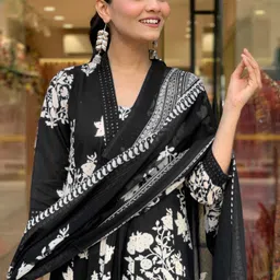 BAESD Women Floral Printed Regular Kurta with Palazzos & With Dupatta image 2