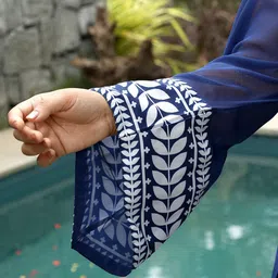 Instafab Plus Size Floral Printed V-Neck Georgette Straight Kurta With Trousers image 5