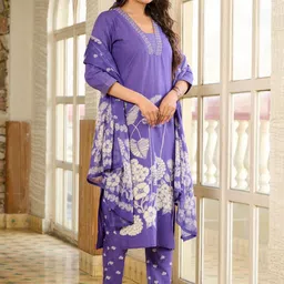 AAYUFAB Floral Printed Square Neck Thread Work Pure Cotton Kurta With Trousers & Dupatta image 2