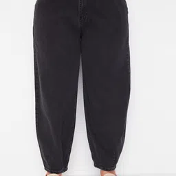 Trendyol Women Mildly Distressed Jeans-picture-13