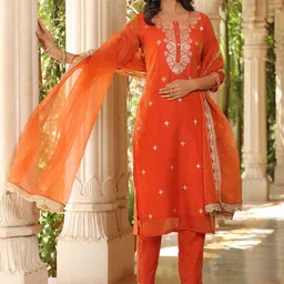 HouseOfCommon Women Embroidered Sequinned Chanderi Silk Kurta with Trousers & With Dupatta image 5