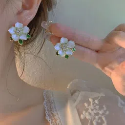 Anouk Gold-Plated Pearls Beaded Floral Shaped Studs image 4