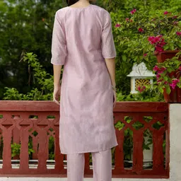 VredeVogel Women Floral Regular Chanderi Silk Kurta with Trousers & With Dupatta image 4