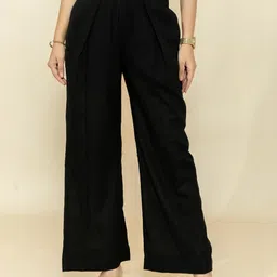 SUKITI Printed V-Neck Sleeveless Waistcoat With Trouser image 3